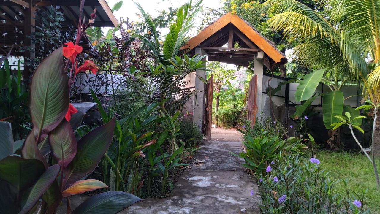 Yoland Guesthouse Gili Air Exterior foto