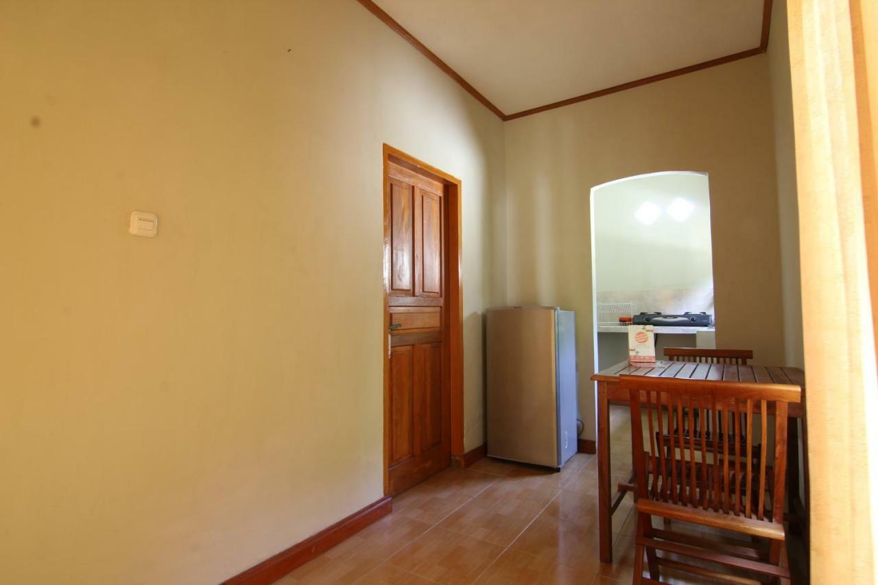 Yoland Guesthouse Gili Air Exterior foto